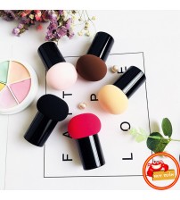 Mút tán kem nền có tay cầm